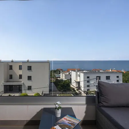 شقة Seaview Two - Happy كوسترينا