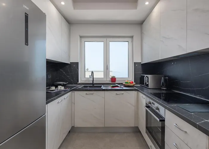 Apartment Seaview Two - Happy